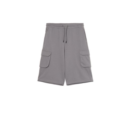 Cropp - Dresowe szare szorty long - szary ze sklepu Cropp w kategorii Spodenki męskie - zdjęcie 179643141