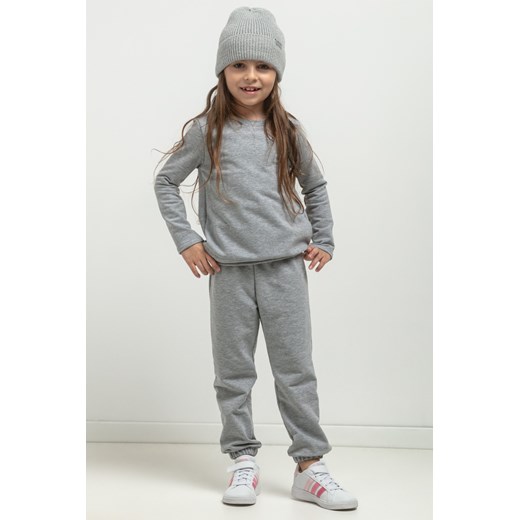 Prosta bluza ze stójką dla dziewczynki - jasnoszara ze sklepu Cudmoda w kategorii Bluzy dziewczęce - zdjęcie 179651971