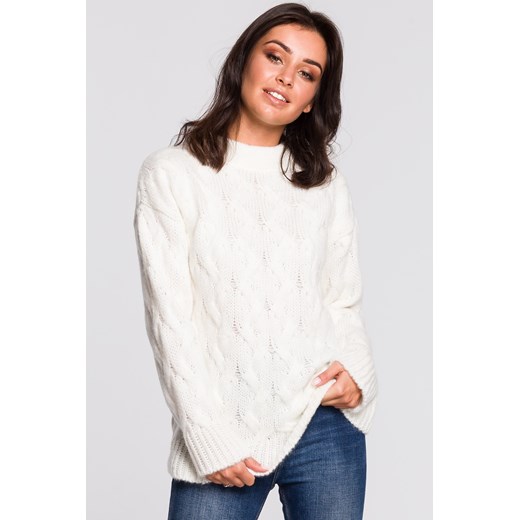 Sweter ze splotem typu warkocz - ecru ze sklepu Cudmoda w kategorii Swetry damskie - zdjęcie 179653421