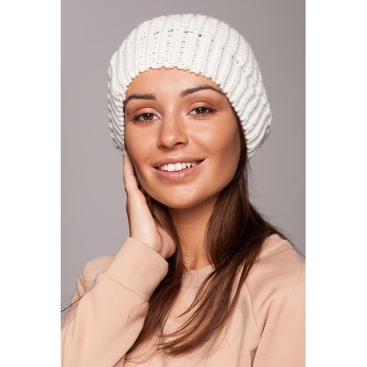 Stylowy ciepły beret - ecru ze sklepu Cudmoda w kategorii Czapki zimowe damskie - zdjęcie 179656092