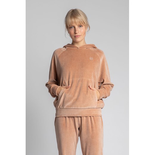 Welurowa bluza z nietoperzowymi rękawami - beżowa ze sklepu Cudmoda w kategorii Bluzy damskie - zdjęcie 179656321