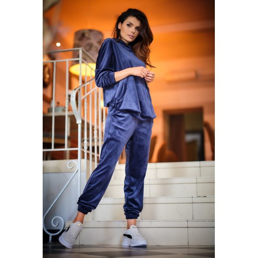 Welurowa bluza z kapturem - granatowa ze sklepu Cudmoda w kategorii Bluzy damskie - zdjęcie 179657382