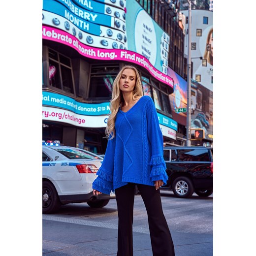 Sweter w stylu boho z frędzlami - szafirowy ze sklepu Cudmoda w kategorii Swetry damskie - zdjęcie 179658234