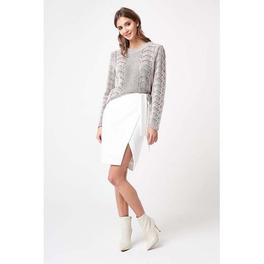 Sweter ażurowy z długim rękawem - beżowy ze sklepu Cudmoda w kategorii Swetry damskie - zdjęcie 179659293