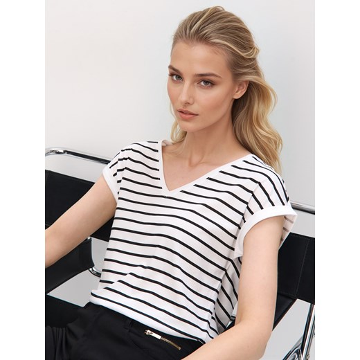 Mohito - T-shirt z krótkim rękawem - biały ze sklepu Mohito w kategorii Bluzki damskie - zdjęcie 179660290