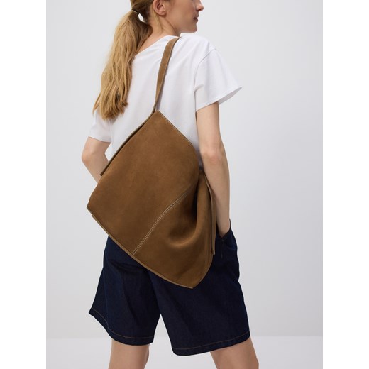 Reserved - Zamszowa torebka shopper - ciemnobrązowy ze sklepu Reserved w kategorii Torby Shopper bag - zdjęcie 179665241