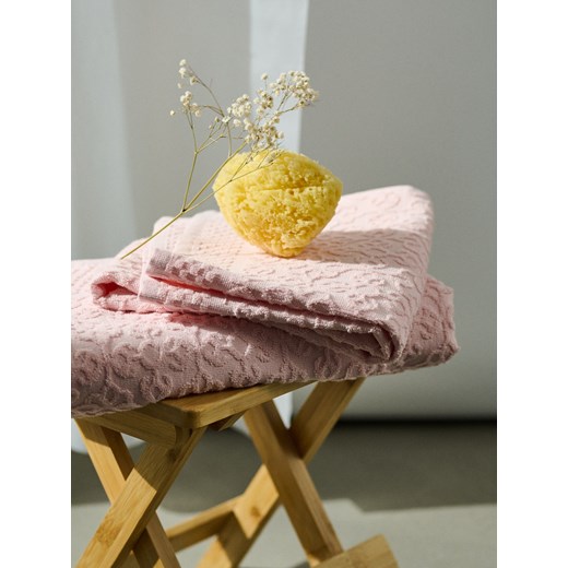 Sinsay - Ręcznik z żakardowym wzorem - różowy Sinsay One Size Sinsay