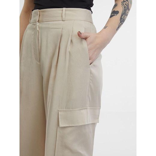 orsay Bojówki w kolorze kremowym 40 wyprzedaż Limango Polska