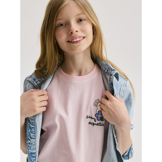 Reserved - Bawełniany t-shirt z nadrukiem - pastelowy róż Reserved 128 (7-8 lat) Reserved