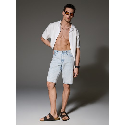 Sinsay - Szorty jeansowe regular - niebieski Sinsay 30 Sinsay