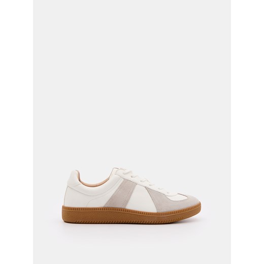 Mohito - Sneakersy - biały ze sklepu Mohito w kategorii Buty sportowe damskie - zdjęcie 179683114
