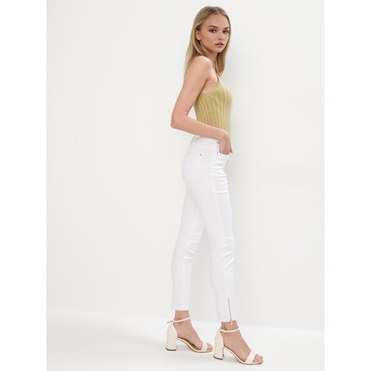 Mohito - Spodnie skinny - biały ze sklepu Mohito w kategorii Spodnie damskie - zdjęcie 179699494