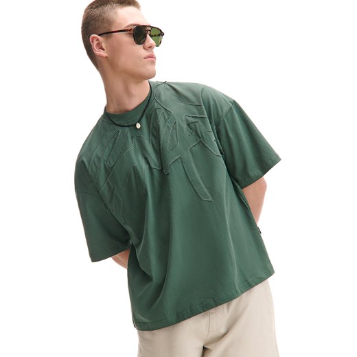 Cropp - Zielona koszulka boxy z aplikacją - zielony Cropp M Cropp