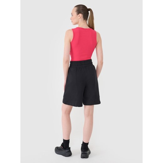Damskie spodenki dresowe 4F 4FRSS25TSHOF701 - czarne ze sklepu Sportstylestory.com w kategorii Szorty - zdjęcie 179708762