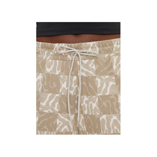 Puma Szorty sportowe 5" ESS Graphic 685073 Beżowy Regular Fit Puma M MODIVO