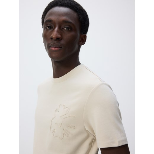 Reserved - T-shirt slim fit z haftem - beżowy ze sklepu Reserved w kategorii T-shirty męskie - zdjęcie 179722923