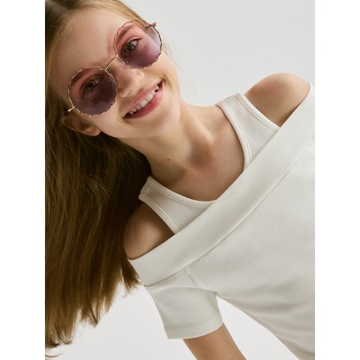 Reserved - Bluzka z odkrytymi ramionami - złamana biel Reserved 122 (6-7 lat) Reserved