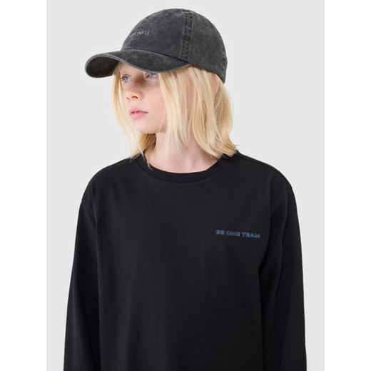 Chłopięcy longsleeve regular z nadrukiem 4F 4FJWSS25TLONM421 - czarny ze sklepu Sportstylestory.com w kategorii T-shirty chłopięce - zdjęcie 179732792