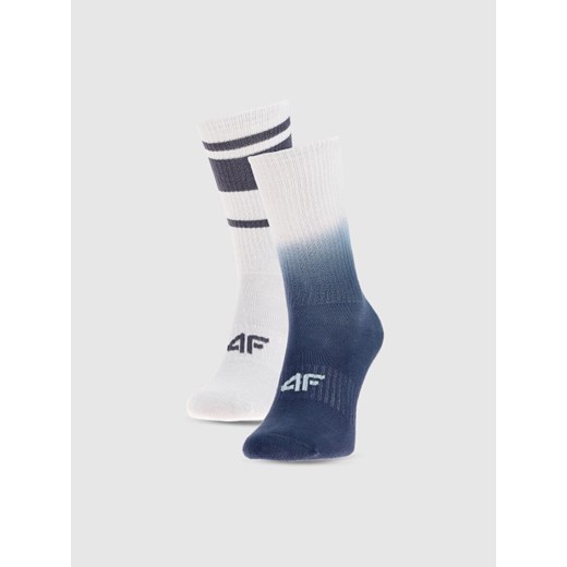 Chłopięce skarpetki casual (2-pack) 4F 4FJWSS25USOCM435 - białe ze sklepu Sportstylestory.com w kategorii Skarpetki dziecięce - zdjęcie 179733080