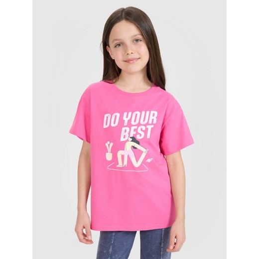 Dziewczęcy t-shirt z nadrukiem 4F 4FJRSS25TTSHF2644 - różowy ze sklepu Sportstylestory.com w kategorii Bluzki dziewczęce - zdjęcie 179733300