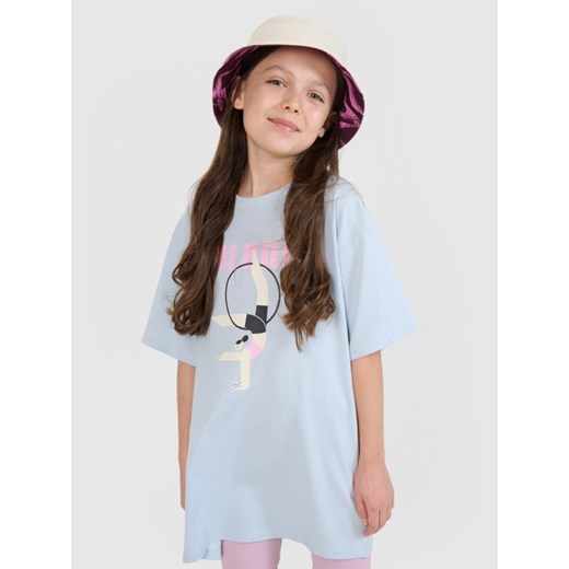 Dziewczęcy t-shirt z nadrukiem 4F 4FJRSS25TTSHF2646 - niebieski ze sklepu Sportstylestory.com w kategorii Bluzki dziewczęce - zdjęcie 179733353