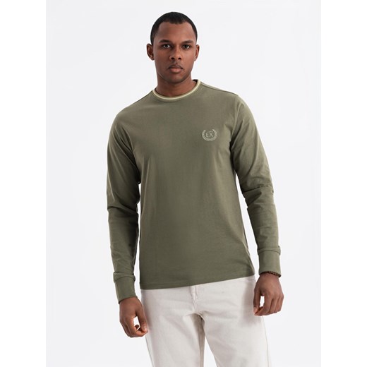 Bawełniany męski longsleeve z dekoltem U w paski i haftem – oliwkowy V1 OM-LSCL-0128 ze sklepu ombre w kategorii T-shirty męskie - zdjęcie 179750140