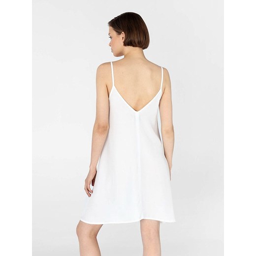 Basiclo Sukienka w kolorze białym Basiclo XS promocyjna cena Limango Polska
