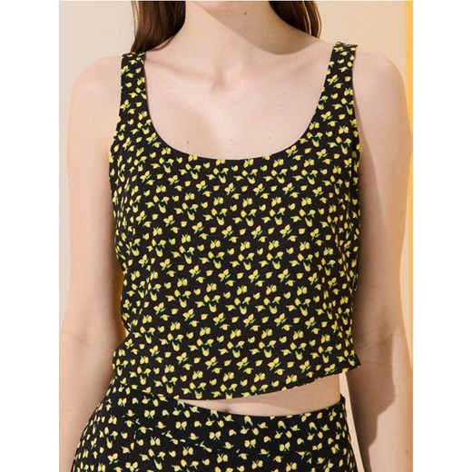 Sinsay - Wiskozowy crop top ze wzorem w cytryny - wielobarwny ze sklepu Sinsay w kategorii Bluzki damskie - zdjęcie 179765353
