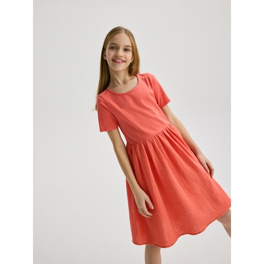 Reserved - Sukienka z muślinowym dołem - intenstywna czerwień Reserved 158/164 (12-13 lat) Reserved