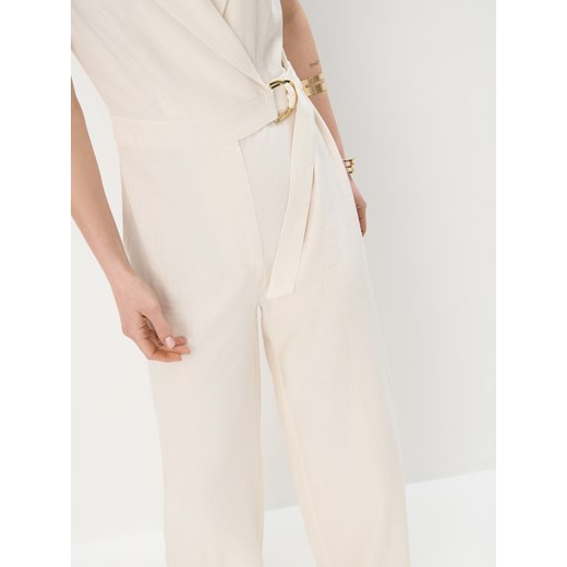 Mohito - Beżowy kombinezon z wiskozy i lnu - kremowy Mohito 36 Mohito