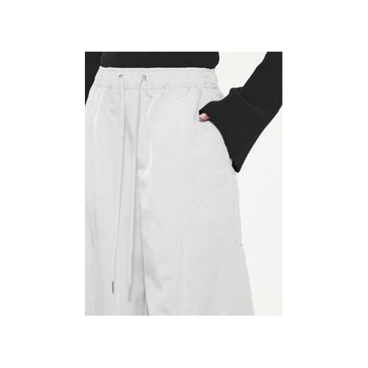 Gestuz Spodnie materiałowe 10908112 Szary Relaxed Fit Gestuz 36 MODIVO