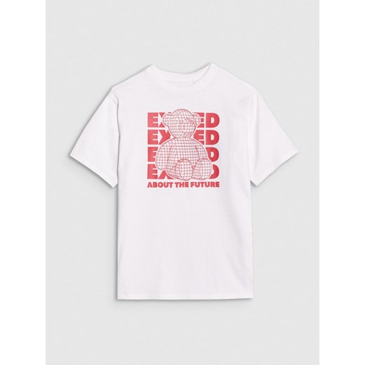 Chłopięcy t-shirt z nadrukiem 4F 4FJRSS25TTSHM2819 - biały ze sklepu Sportstylestory.com w kategorii T-shirty chłopięce - zdjęcie 179792103