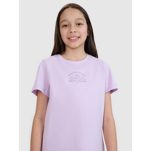 Dziewczęcy t-shirt z nadrukiem 4F 4FJWSS25TTSHF1871 - fioletowy 4f Junior 140 Sportstylestory.com
