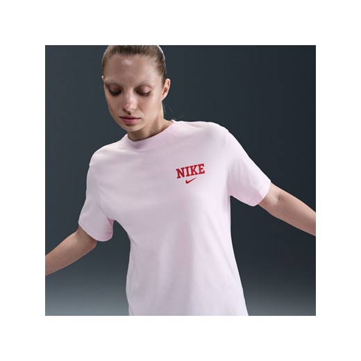 T-shirt damski Nike Sportswear - Różowy ze sklepu Nike poland w kategorii Bluzki damskie - zdjęcie 179792661