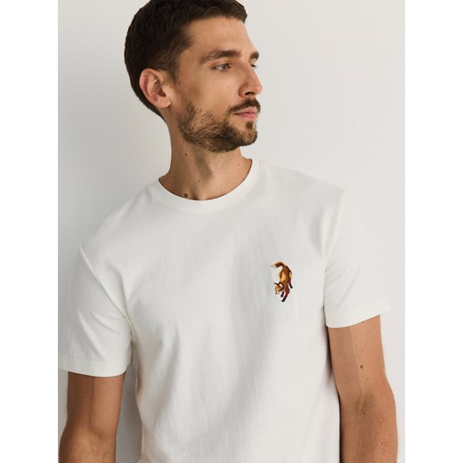 Reserved - T-shirt regular z haftem - złamana biel Reserved XXL Reserved wyprzedaż