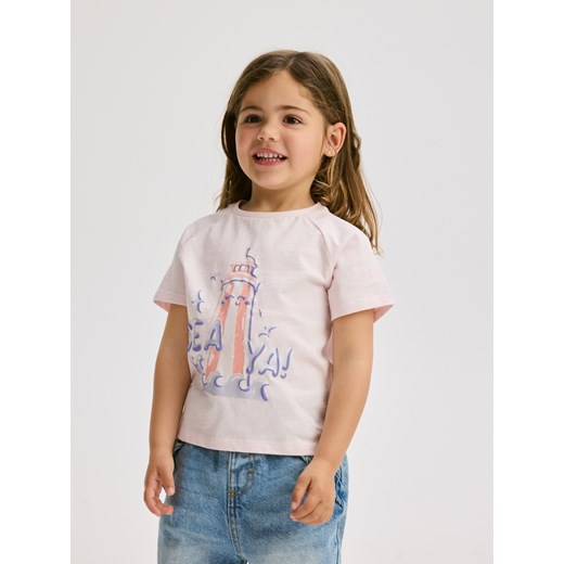 Reserved - T-shirt z wypukłym nadrukiem - pastelowy róż ze sklepu Reserved w kategorii Bluzki dziewczęce - zdjęcie 179818493