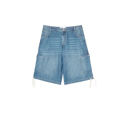 Cropp - Jeansowe szorty ze sznurkami w nogawkach - niebieski ze sklepu Cropp w kategorii Szorty - zdjęcie 179836933
