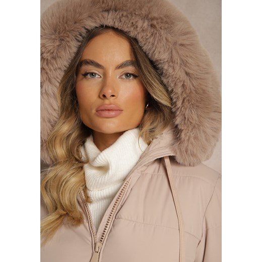 Beżowa Kurtka o Długim Kroju z Kapturem i Futerkiem Ozdobiona Pikowaniem Renee XL wyprzedaż renee.pl