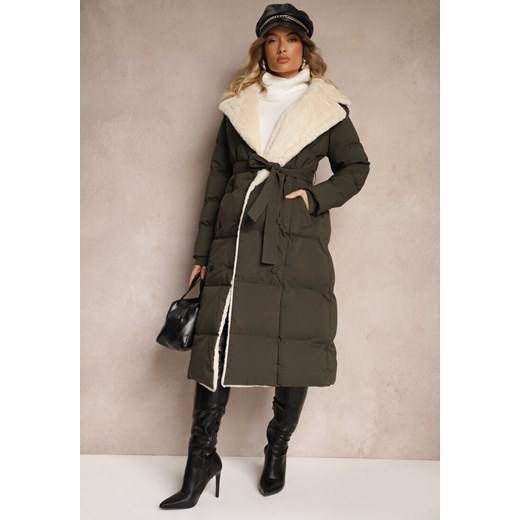 Ciemnozielona Dwurzędowa Kurtka z Pikowanym Przeszyciem i Paskiem Zdobiona Futrzanym Kołnierzem Miririna - id: 16M9168-62-D.GREEN - marki Renee - 179929034 Ciemnozielona Dwurzędowa Kurtka z Pikowanym Przeszyciem i Paskiem Zdobiona Futrzanym Kołnierzem Miririna ze sklepu renee.pl w kategorii Kurtki damskie - zdjęcie 179929034