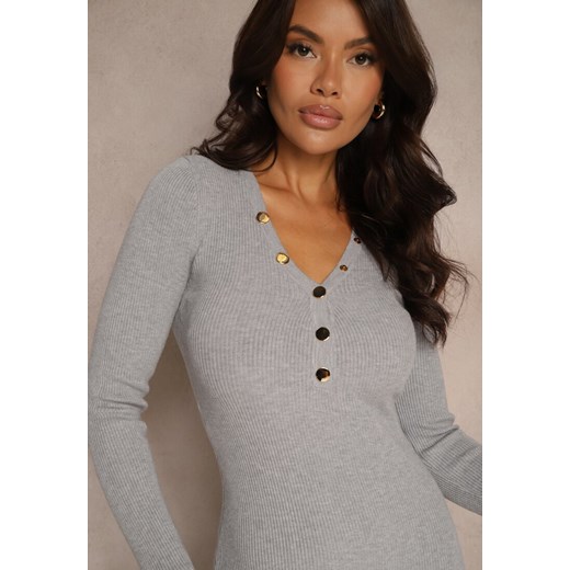 Szara Prążkowana Sukienka o Dopasowanym Kroju Ozdobiona Metalicznymi Napami Renee M promocja renee.pl