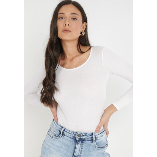 Białe Body Kasone ze sklepu born2be.pl w kategorii Body damskie - zdjęcie 179980303