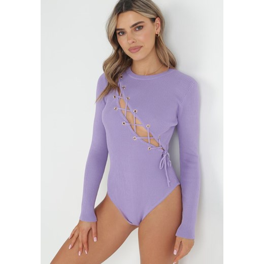 Fioletowe Prążkowane Body z Gorsetowym Wiązaniem Dyllia ze sklepu born2be.pl w kategorii Body damskie - zdjęcie 179996331