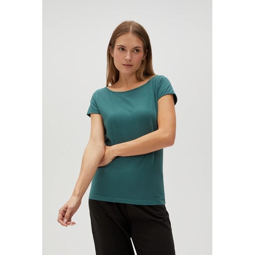 Dopasowany t-shirt zielony ze sklepu Moodo.pl w kategorii Bluzki damskie - zdjęcie 180175542