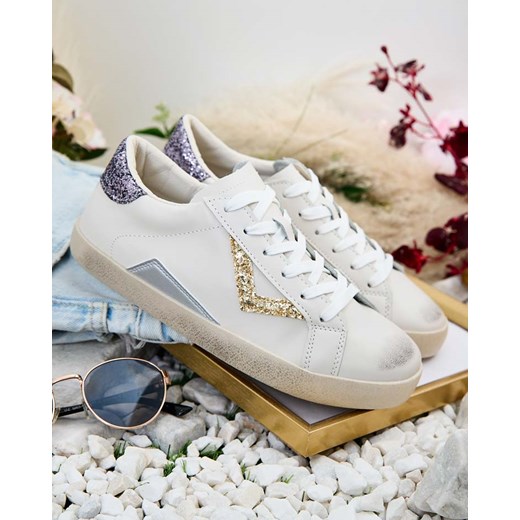 Royalfashion Sportowe sneakersy damskie z ozdobami Ginn ze sklepu royalfashion.pl w kategorii Trampki damskie - zdjęcie 180181482
