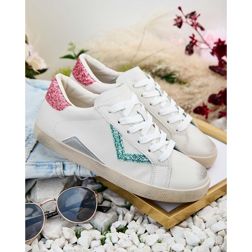 Royalfashion Sportowe sneakersy damskie z ozdobami Ginn ze sklepu royalfashion.pl w kategorii Trampki damskie - zdjęcie 180183521
