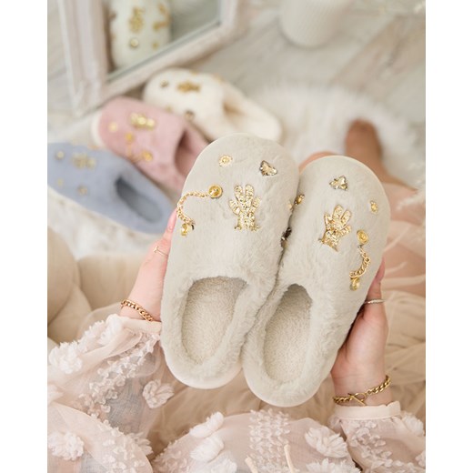 Royalfashion Beżowe damskie futrzane kapcie z ozdobami Erserra ze sklepu royalfashion.pl w kategorii Kapcie damskie - zdjęcie 180185800