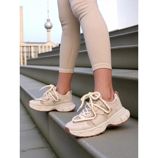 Royalfashion Sneakersy damskie Ottoles ze sklepu royalfashion.pl w kategorii Buty sportowe damskie - zdjęcie 180188394