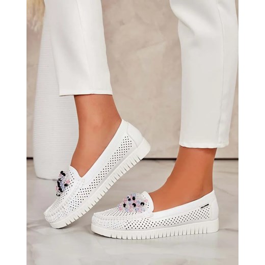 Royalfashion Ażurowe mokasyny damskie z koralikami Namis ze sklepu royalfashion.pl w kategorii Mokasyny damskie - zdjęcie 180194882