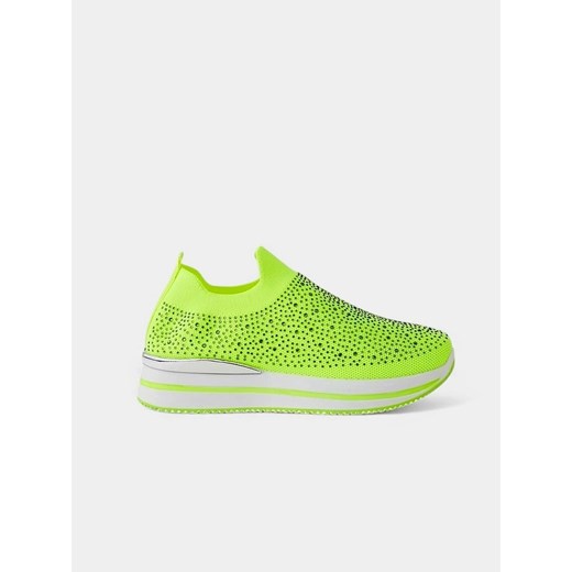 Royalfashion Wsuwane damskie materiałowe buty sportowe z cyrkoniami Adeq ze sklepu royalfashion.pl w kategorii Buty sportowe damskie - zdjęcie 180195944
