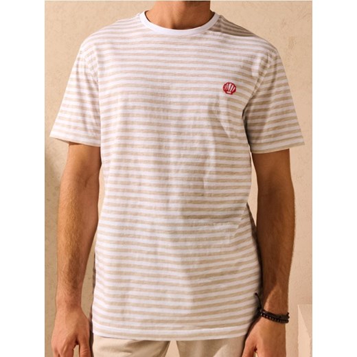Sinsay - Koszulka w paski z drobnym ozdobnym haftem - beżowy ze sklepu Sinsay w kategorii T-shirty męskie - zdjęcie 180216830